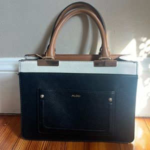 brand new ALDO bag// only used once// needs a good home💗